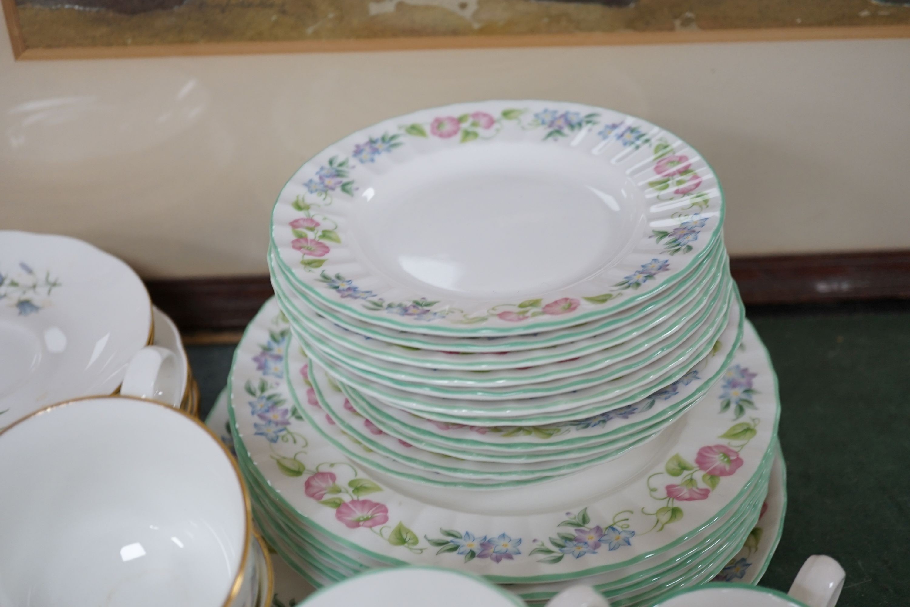 A Sadler 'Wellington' pattern China tea set and a Royal Worcester 